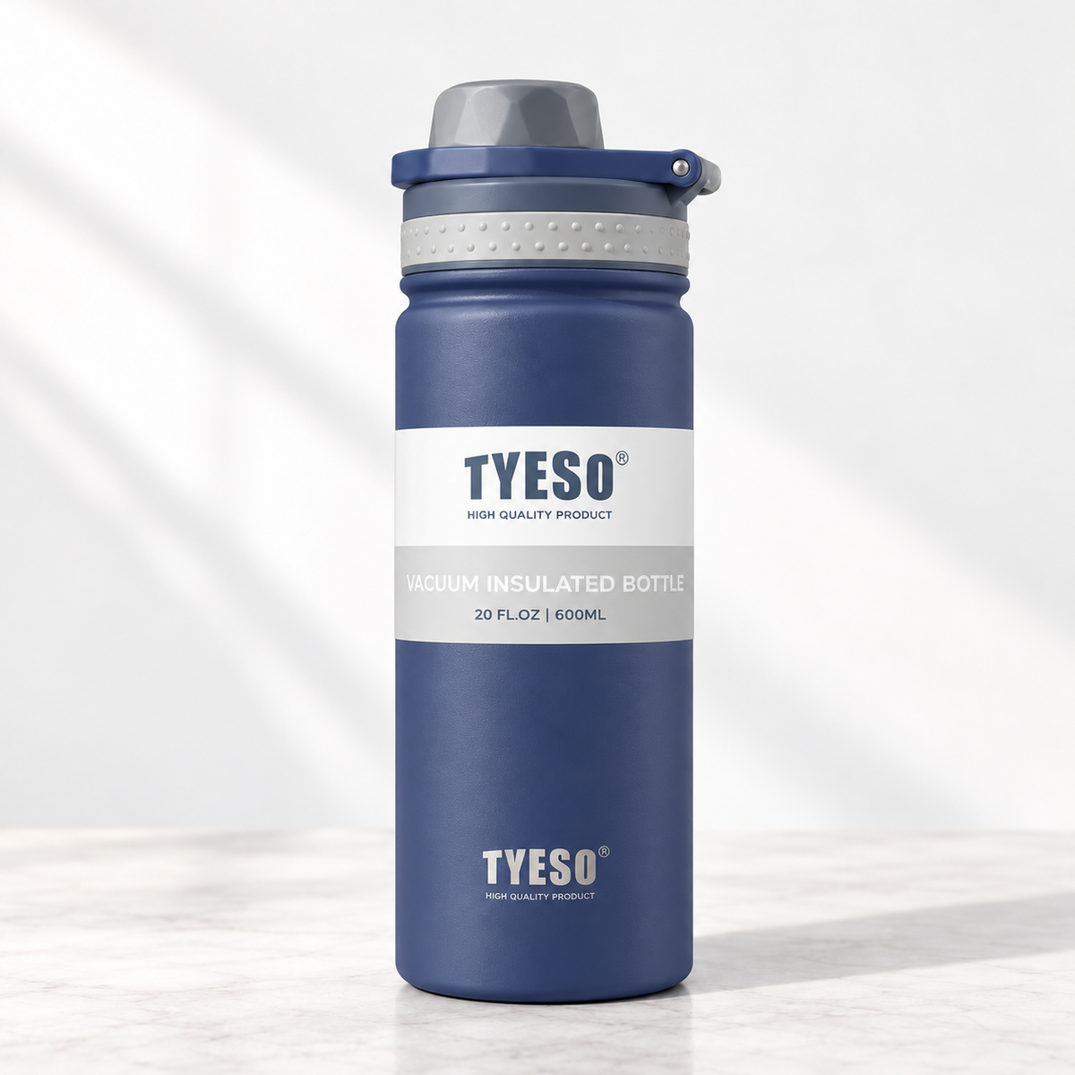 TYESO 600ml Vacuum Insulated Bottle with Carry Handle
