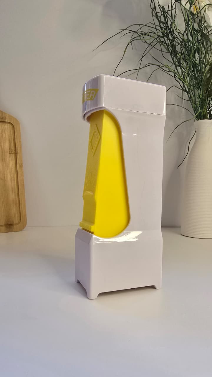 Side view of the Beiryta Butter Slice Pro butter dispenser for easy one-hand use
