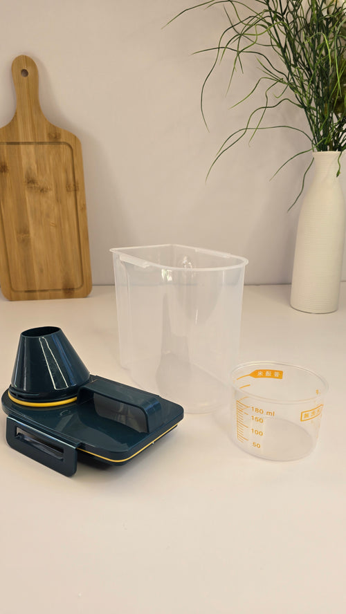 Beiryta dry food storage container with lid, pouring funnel and measuring cup separated
