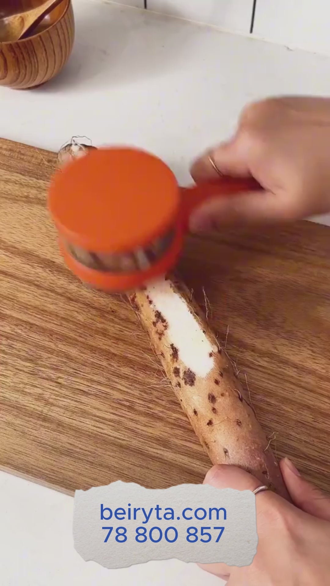 Demonstration of the beiryta-vegetable-peeler